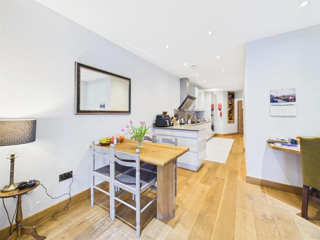 CAM04511 G0-PR0065-STILL003.jpg