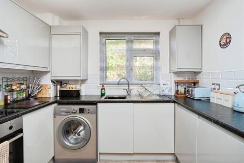 3 bedroom terraced house for sale, Wiltshire Way, TUNBRIDGE WELLS