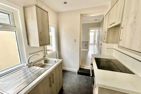 2 bedroom terraced house for sale, Church Street, Grays