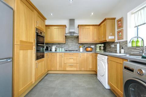 2 bedroom detached bungalow for sale, Moor Top Avenue, Pontefract WF7