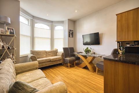 2 bedroom flat for sale, Granville Road, Broadstairs, Kent, CT10