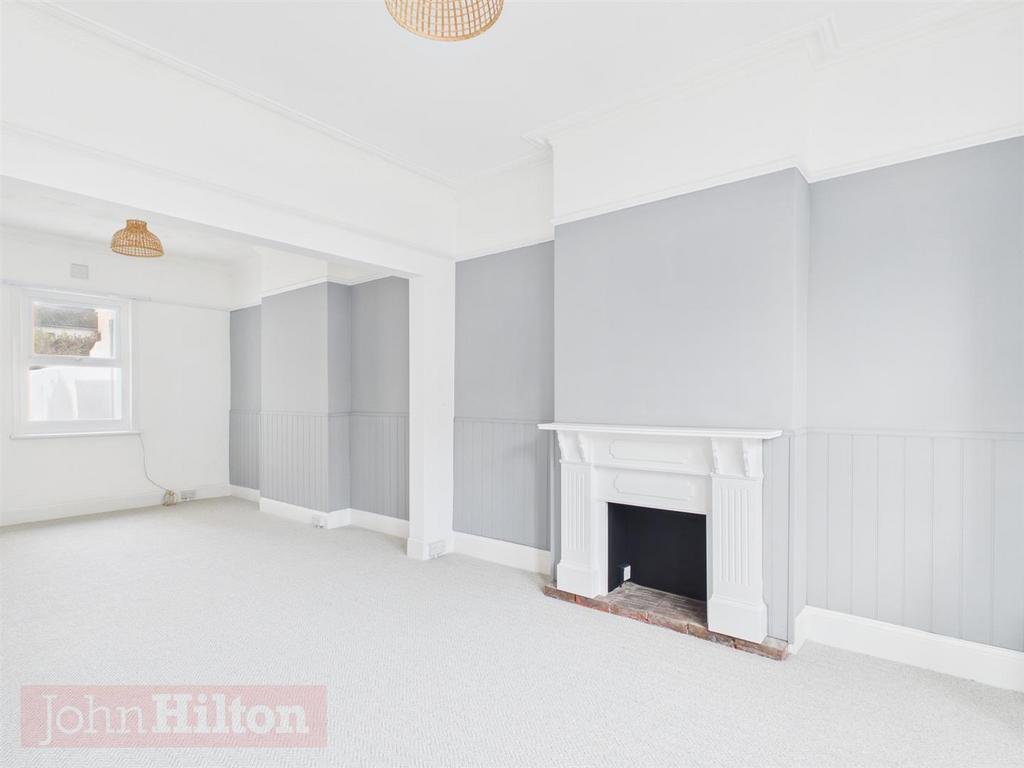 CAM02534 G0-PR0667-STILL003.jpg