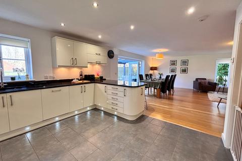 4 bedroom detached house for sale, Maidstone Road, Ashford TN25