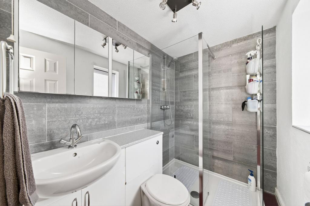 En suite shower room