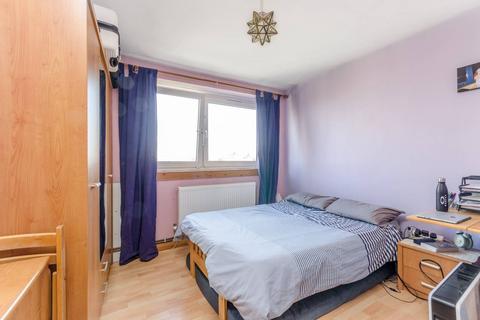 1 bedroom flat to rent, Tunworth Crescent, Roehampton, London, SW15