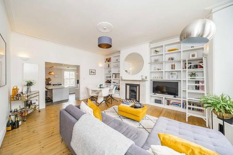 2 bedroom flat for sale, Drakefield Road, London SW17