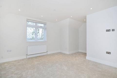 2 bedroom flat to rent, Alexandra Grove, North Finchley, London, N12