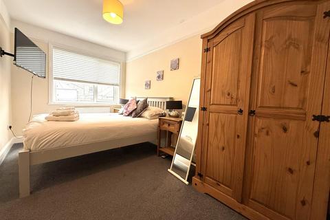 undefined, Portland Road