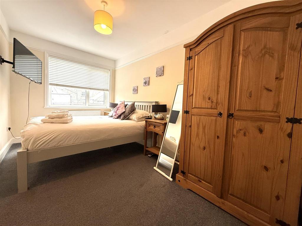 Bedroom 1.jpeg