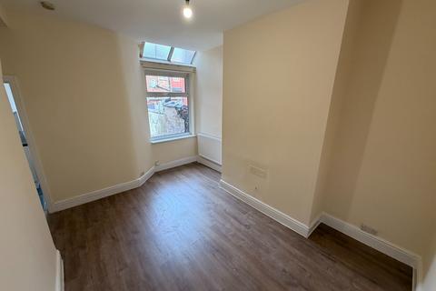 2 bedroom terraced house to rent, Crondall street, Fallowfield, Manchester, M14