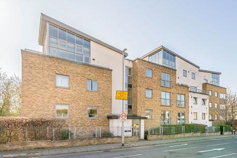 2 bedroom flat for sale, Lamberts Road, Surbiton KT5