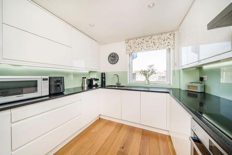 2 bedroom flat for sale, Lamberts Road, Surbiton KT5