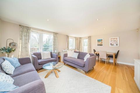 2 bedroom flat for sale, Lamberts Road, Surbiton KT5