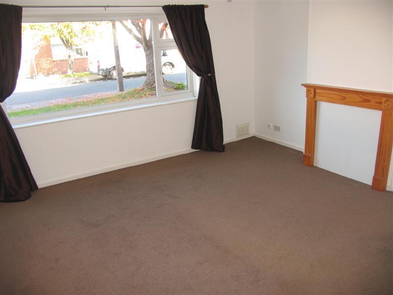 8 Suffolk Avenue displays (1).jpg