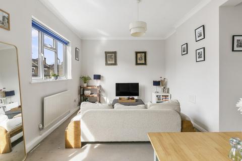 2 bedroom flat for sale, Orlando Road, LONDON, SW4