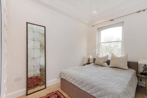 2 bedroom flat to rent, Nevern Square, Earls Court, London, SW5