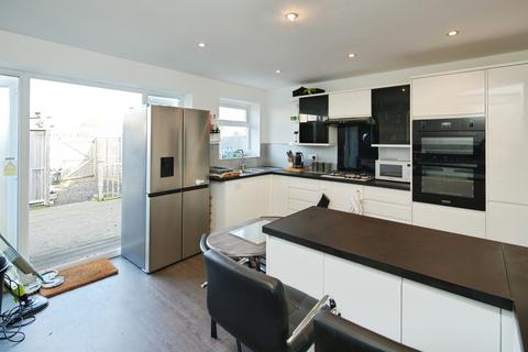 3 bedroom terraced house for sale, Orient Road, Lancing