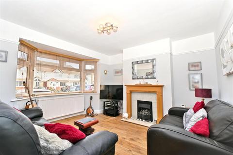 3 bedroom end of terrace house for sale, Queens Road, Eastbourne