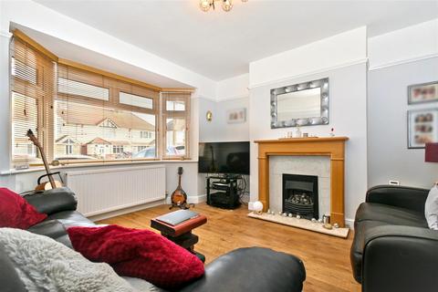 3 bedroom end of terrace house for sale, Queens Road, Eastbourne