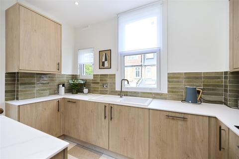 1 bedroom flat to rent, Penwith Road, London, SW18