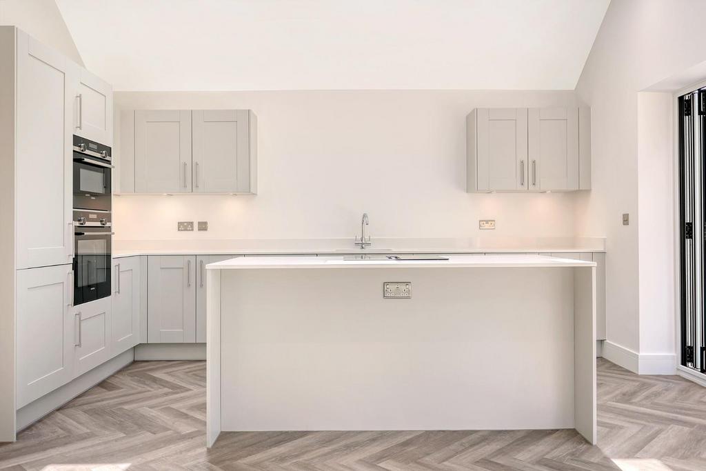 86 8v8a4557 21 copy.jpg