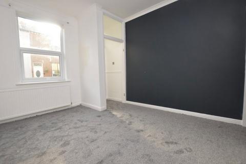 3 bedroom terraced house to rent, Loch Street, Orrell