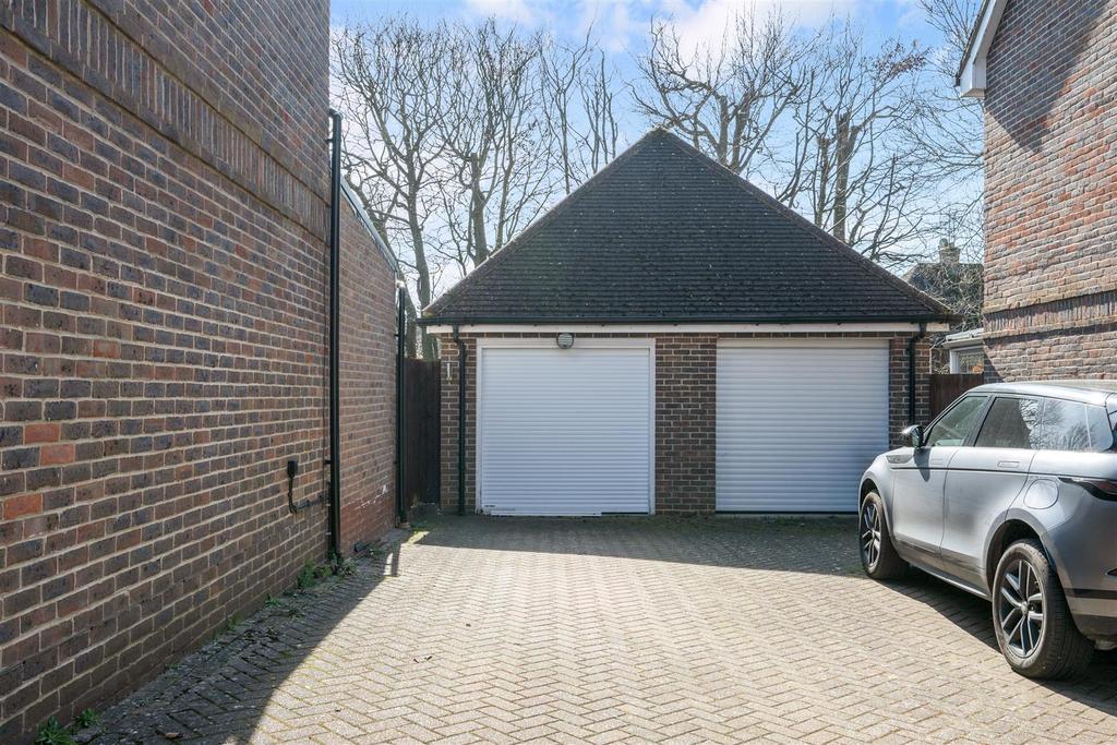 BIRCH CLOSE (17).jpg