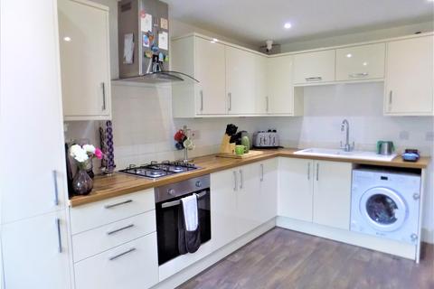 4 bedroom end of terrace house for sale, Kensington Place, Farnborough GU14