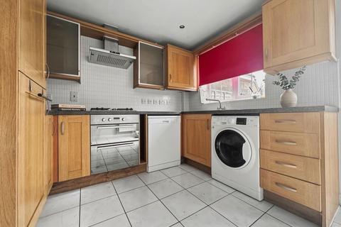 3 bedroom terraced house for sale, Roundhouse Crescent, Peacehaven, BN10 8GL