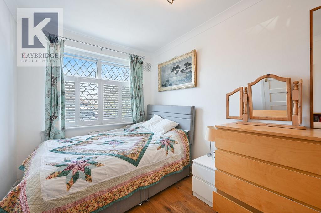 St. Clair Drive, Worcester Park - KT4 8 UE
