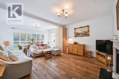 undefined, St. Clair Drive, Worcester Park, KT4