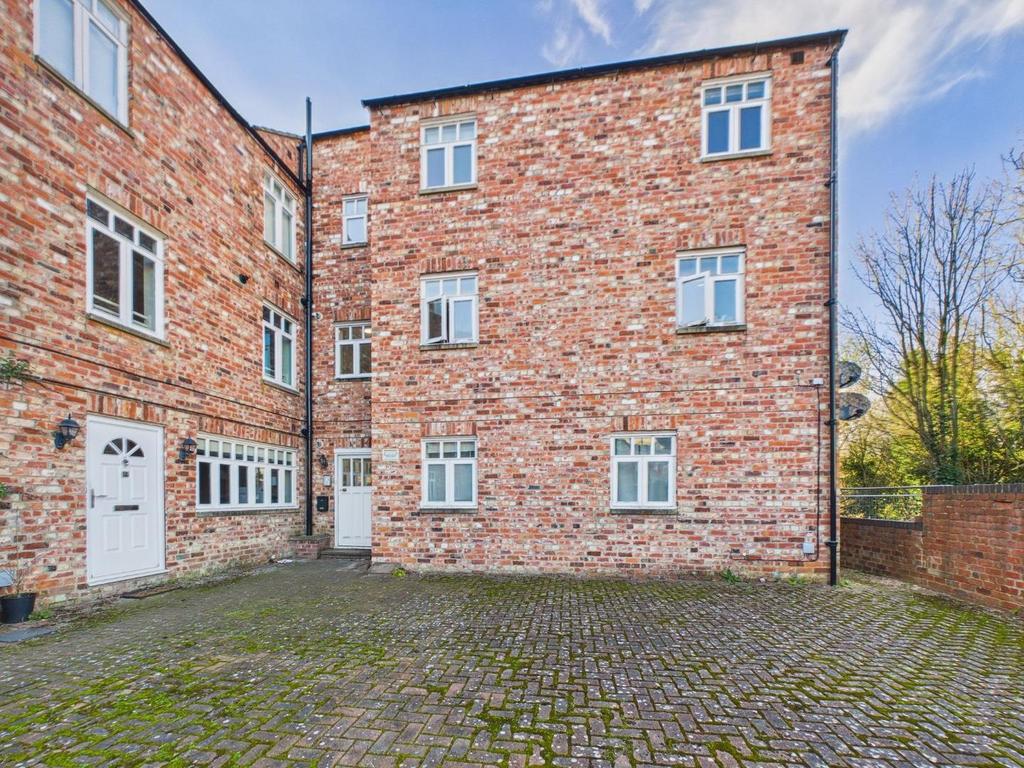 CAM04169 G0-PR0194-STILL013.jpg