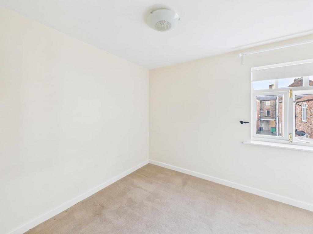 CAM04169 G0-PR0194-STILL004.jpg