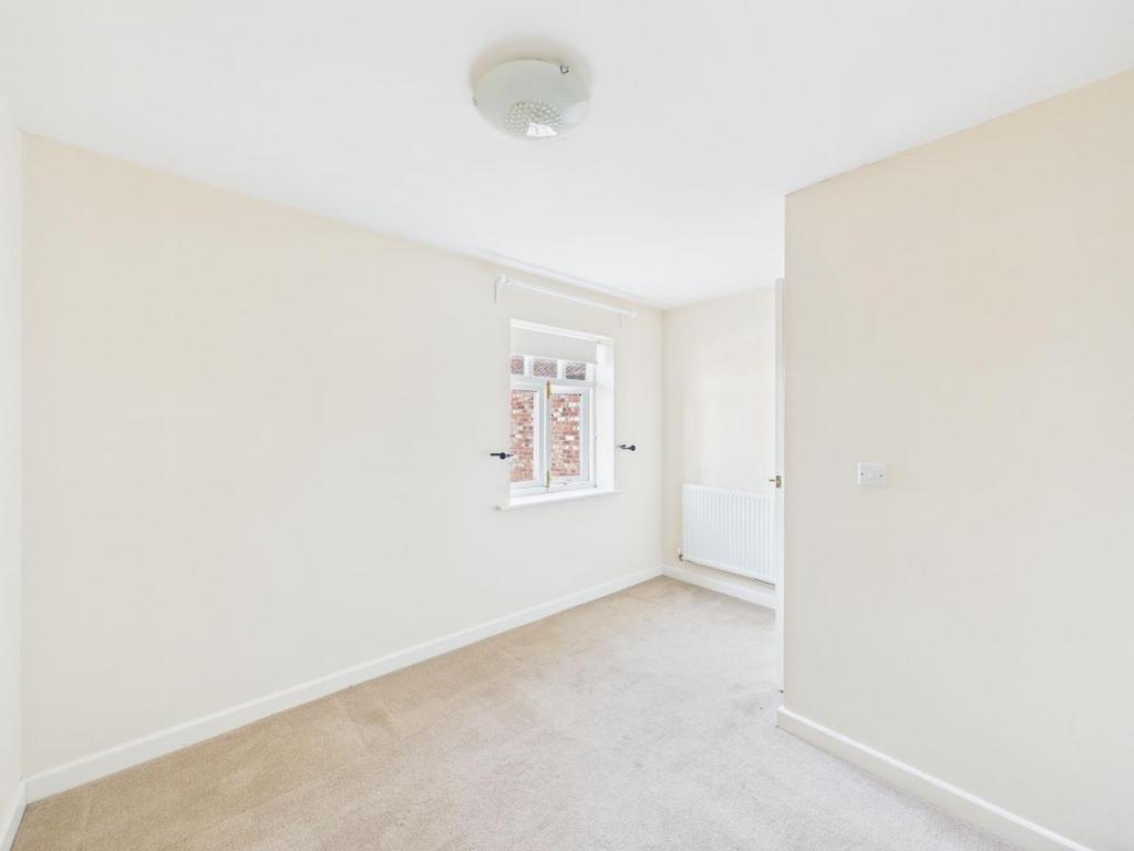 CAM04169 G0-PR0194-STILL005.jpg