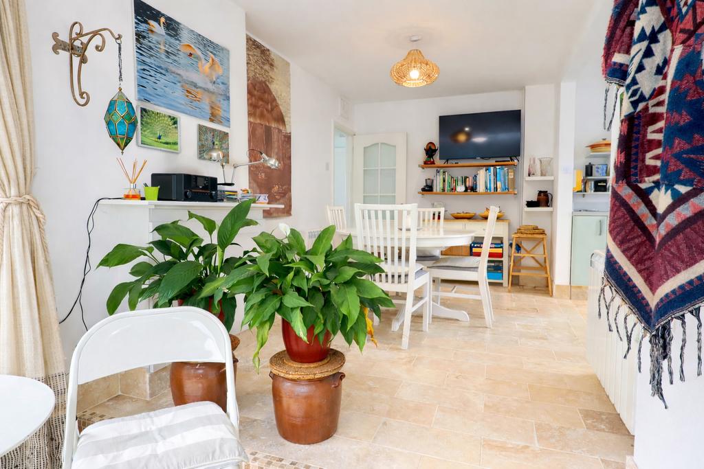 Garden/Dining room