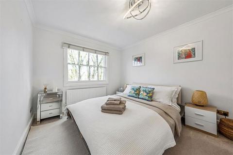 2 bedroom flat to rent, Redcliffe Gardens, London SW10