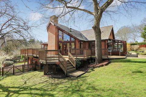 6 bedroom detached house for sale, Pangbourne - Walk to village shops, amenities & train station to London