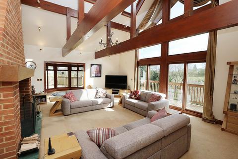 6 bedroom detached house for sale, Pangbourne - Walk to village shops, amenities & train station to London