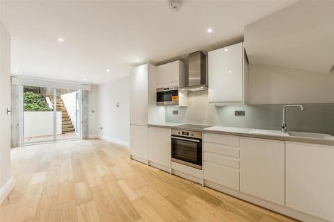 2 bedroom flat to rent, Batoum Gardens, Brook Green, London W6