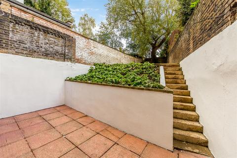 2 bedroom flat to rent, Batoum Gardens, Brook Green, London W6