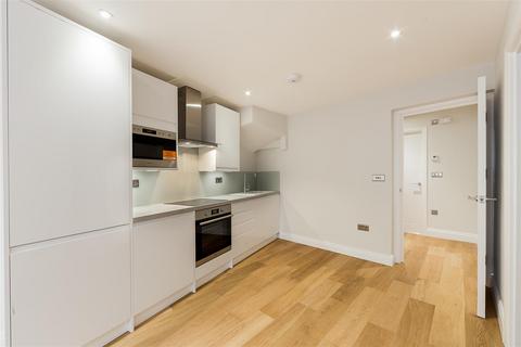 2 bedroom flat to rent, Batoum Gardens, Brook Green, London W6