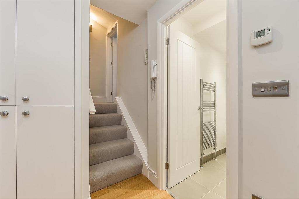 Lettings Brook Green Batoum Gardens - Stairs.jpg