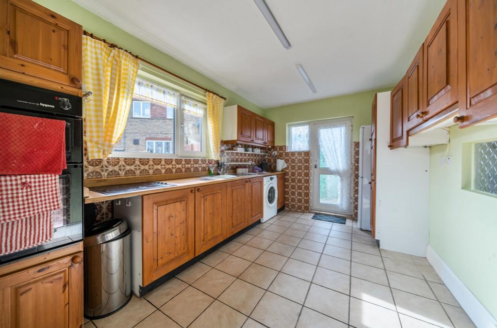 1432682-3-69bd8efbd0095