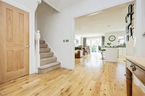 4 bedroom semi-detached house for sale, Mount Drive, Park Street, St. Albans