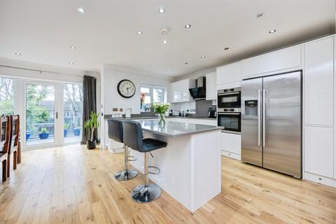 4 bedroom semi-detached house for sale, Mount Drive, Park Street, St. Albans