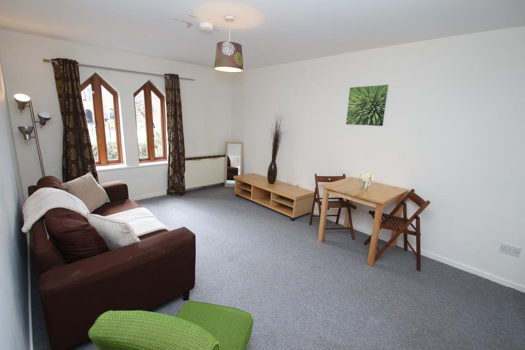 Apartment in Newcastle upon Tyne, Tyne and Wear - View 2