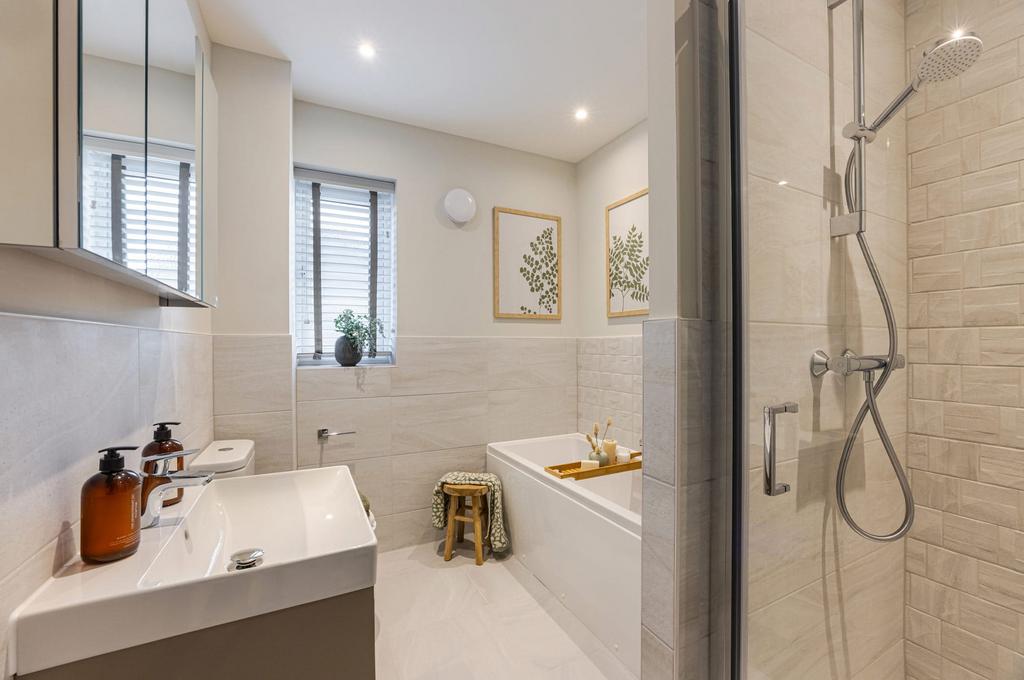 Langley Seabrook Orchards Bathroom 1