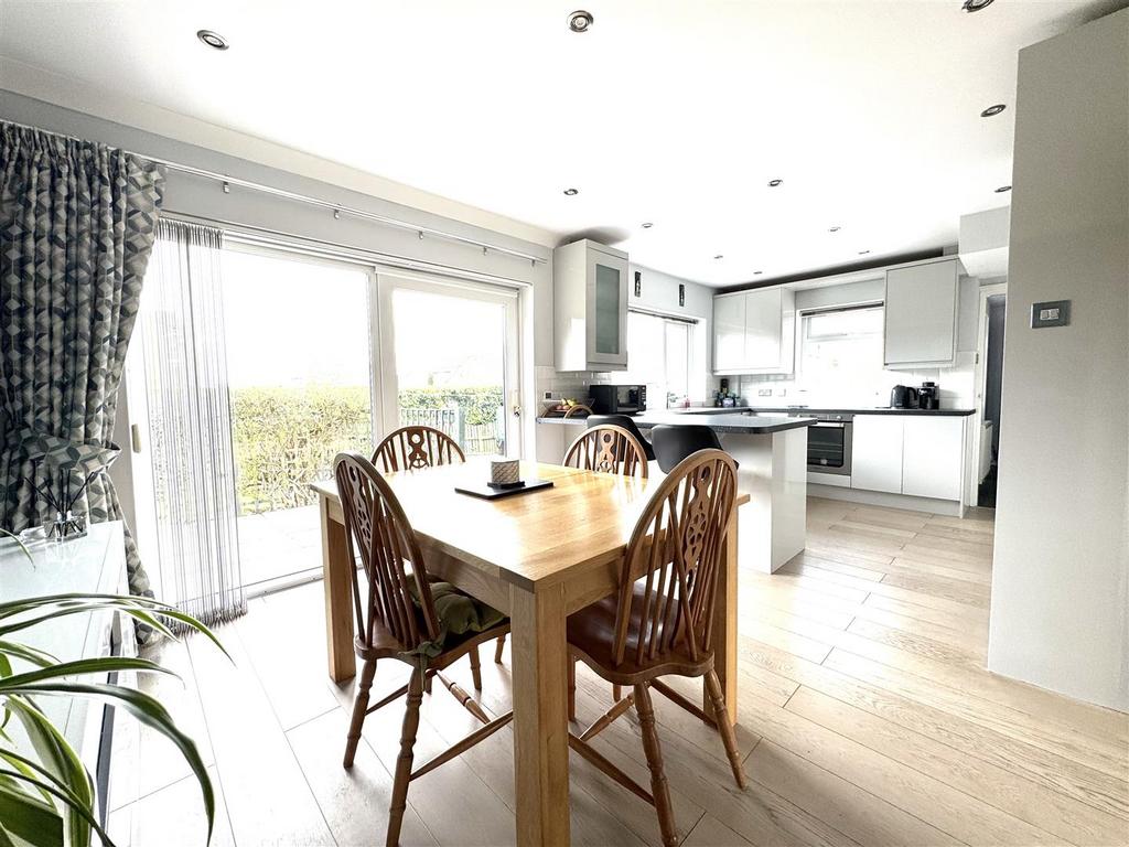 Dining kitchen