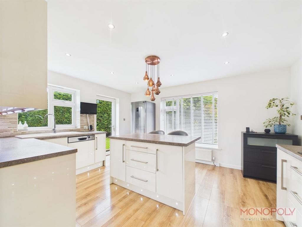 CAM03815 G0-PR0269-STILL011.jpg