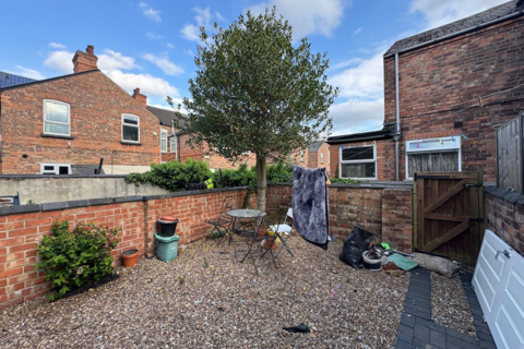 6 bedroom house of multiple occupation to rent, Colwick Road, Nottingham NG2